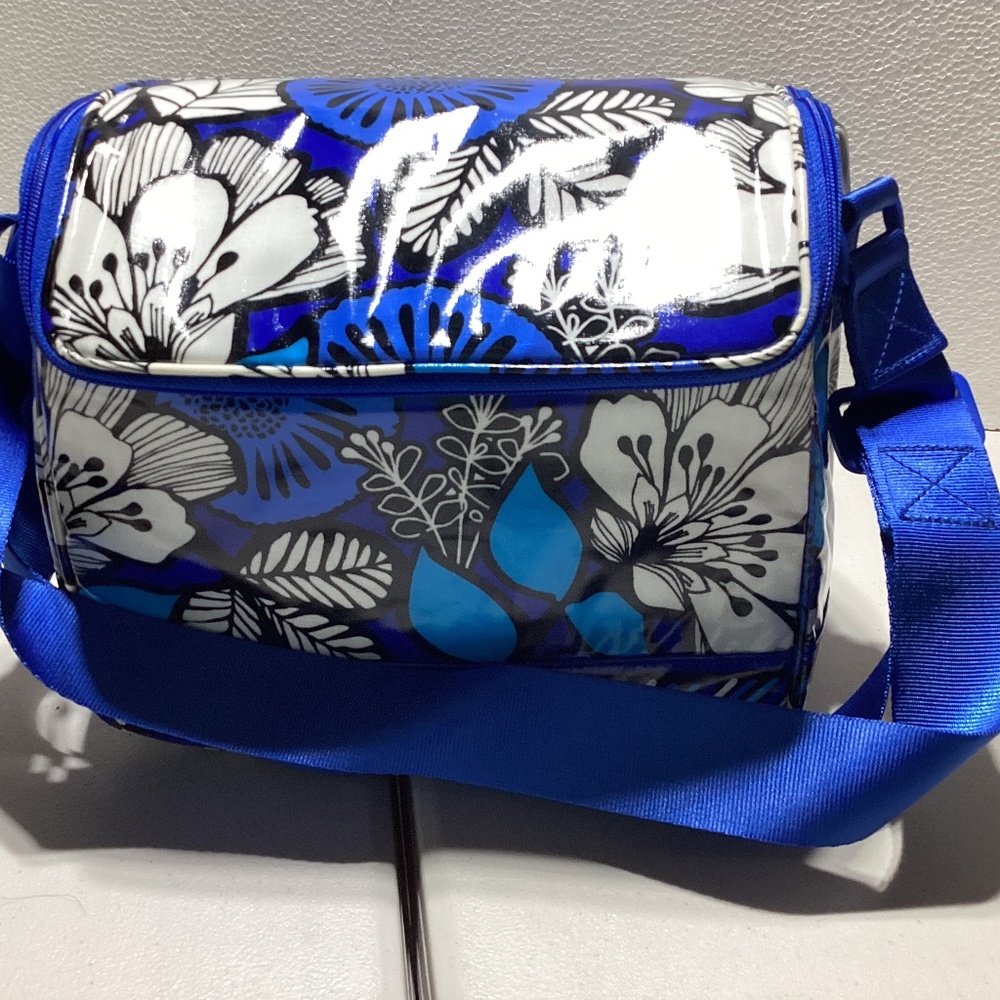 Vera Bradley  Stay Cooler Lunch Tote w/ Zipper  Insulated  Pattern Blue Bayou